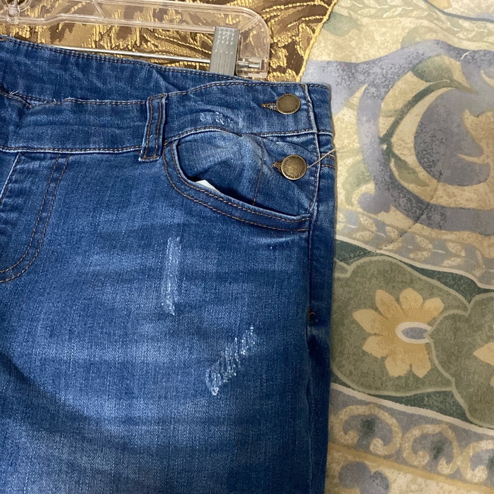 Rip Jeans Size Medium NWOT